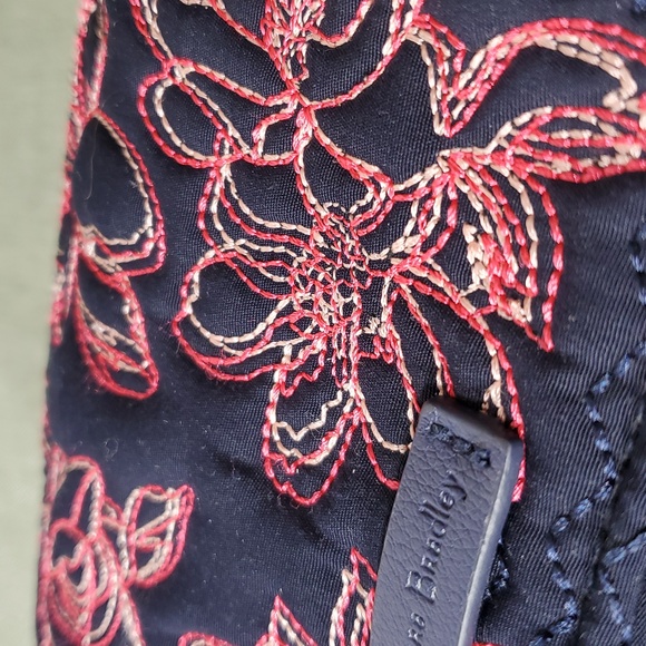 2/$20 Vera Bradley Navy and Red Embroidered Floral Wallet Crossbody Bag - Picture 12 of 12